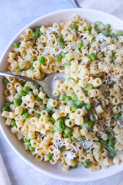 white bowl with ditalini, peas, shredded cheese and a creamy cheese sauce Pasta W Peas, Long Fusilli Pasta Recipes, Gemelli Pasta Recipes, Fusilli Pasta Recipes, Ditalini Pasta Recipes, Pearl Pasta, Fusilli Pasta Recipe, Pasta And Peas, Pasta Peas