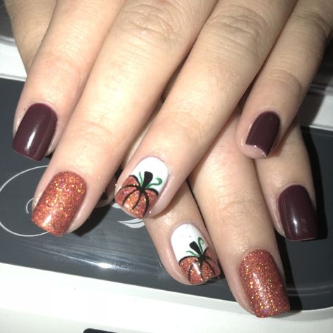 50 Fun Thanksgiving Nails & Design Ideas for 2023 Holloween Nails, Thanksgiving Nail Designs, Thanksgiving Nail Art, Thanksgiving Nail, Fall Gel Nails, Pumpkin Nails, Fall Nail Art Designs, October Nails, Cute Nails For Fall