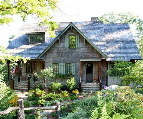 Exterior Cottage, Mountain Summer, Woodland Cottage, Storybook Homes, Mountain Cottage, Cottage Exterior, Cottage Bathroom, Roofing Diy, Roof Styles