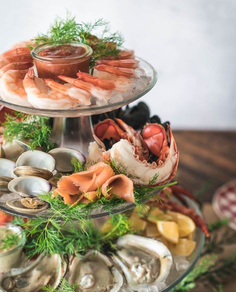 Sea Food Tower, Seafood Display Ideas, Seafood Tower Recipes, Seafood Tower Display, Seafood Tower Ideas, Seafood Charcuterie Board Ideas, Seafood Platter Ideas, Cold Seafood Platter, Seafood Brunch