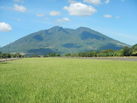 Mount Arayat - Wikipedia Arayat Pampanga, Rural Lifestyle, Mini Farm, Ad Campaign, Scenic Views, Girl Icons, Battlefield, Southeast Asia, Mountain View