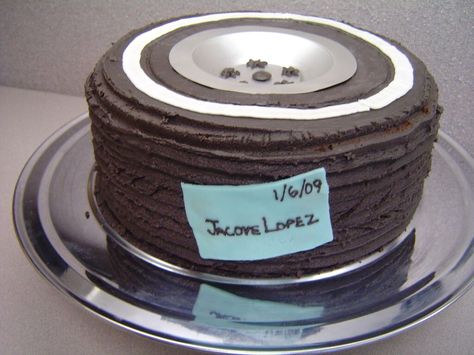 It's a tire. Cake with buttercream Tire Cake No Fondant, Nascar Birthday, Tire Cake, Cake With Buttercream, Toddler Birthday Party, Car Party, Cake Stuff, Toddler Birthday, Bday Ideas