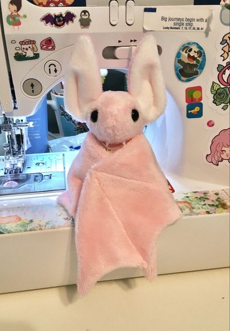 Bat Plush, Upcycle Sewing, Doll Sewing Patterns, Cute Stuffed Animals, Stitch Disney, Christmas Wishlist, Air Dry Clay, Trick Or Treat, Bat