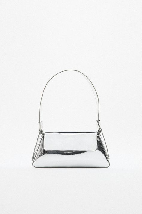 Micro Trends, Minimalist Shoulder Bag, Tote Outfit, Floral Handbags, Silver Bags, Zara Bags, Hadid Style, Shoulder Strap Bag, Bag Silver