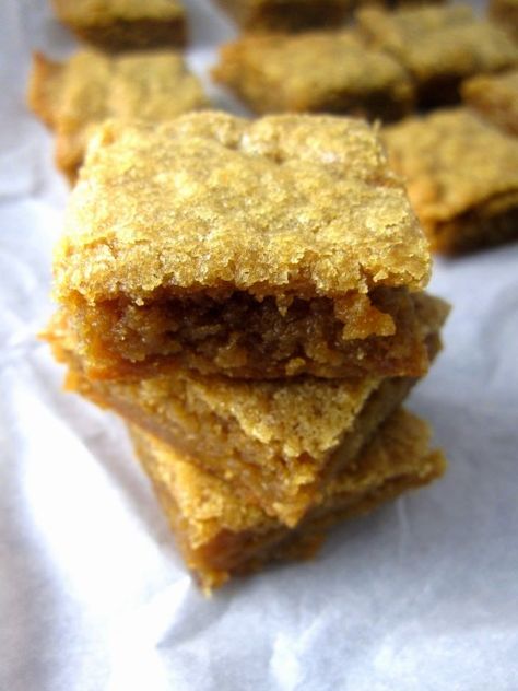 Coconut Oil Skin, Blondies Recipe Easy, Coconut Oil Cookies, Cannibis Recipes, Baking With Coconut Oil, Deserts Easy, Coconut Oil Skin Care, Coconut Oil Recipes, Blondies Recipe