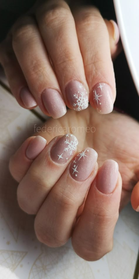 Nude Nails Snowflake, December Nails Natural, Tasteful Christmas Nails, Pink Snowflake Nails Short, Neutral Snowflake Nails, Clear Snowflake Nails, Low Key Christmas Nails, Pink Nails With Snowflakes, Christmas Nails Natural Nail