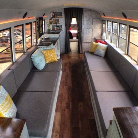 I would love to take a school bus and turn it into a travel bus, with comfortable seats and plenty of room for luggage and pets Bus Remodel, Bus Rv Conversion, School Bus Camper, School Bus House, Converted Bus, Old School Bus, Rv Bus, Bus Living, Short Bus