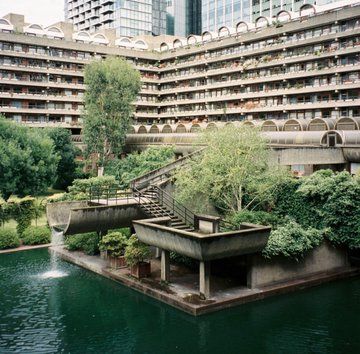 (16) lusso en X: "A Brutalist masterpiece The Barbican complex in London, England https://t.co/IJTrF1SkgA" / X Barbican Estate, The Barbican, Geometric Architecture, Brutalist Architecture, Architectural Inspiration, London England, In London, Architecture Design, Arch