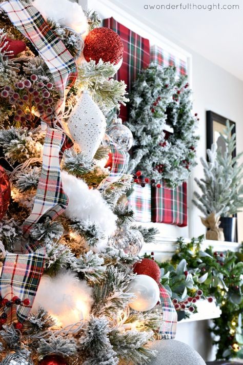 Red, Green and Plaid Christmas Tree - A Wonderful Thought Christmas Tree Inspiration Red And Gold, Christmas Tree Inspiration White, Tartan Plaid Christmas, Red Christmas Decor, Plaid Christmas Decor, Cabin Christmas, Lodge Cabin, Christmas Tree Decorations Diy, Tartan Christmas