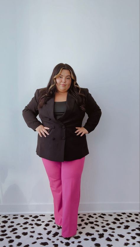 My favorite plus size work clothes come from Eloquii. This plus size blazed and these plus size pink pants are perfection! Plus Size Pink Pants Outfit, Plus Size Work Clothes, Pink Pants Outfit, Dress Pants Outfits, Plus Size Pink, Plus Size Work, Teacher Outfit, Flare Leg Pants, Pink Pants