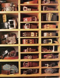 Belt Display Retail, Belt Store, Shoe Store Design, Belt Storage, Belt Rack, Clothing Store Displays, Belt Organizer, Belt Display, Room Organisation