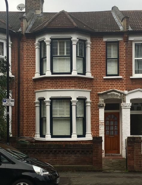 Anthracite Windows, Black Victorian House, Victorian House London, Edwardian London, Edwardian Terrace, Bay Window Exterior, Bristol Houses, Victorian Window, Terrace House Exterior