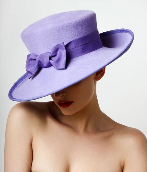 special hat fashion winter pastel aesthetic luxury couture Hat With Bow, Elegant Hats, Hat Design, Felt Hat, Mad Hatter, Hat Making, Hat Designs, Floppy Hat, Berry