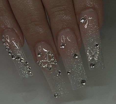 Sweet 16 Nails, Nail Art 2023, Prom Nails Silver, Clear Acrylic Nails, Girly Acrylic Nails, Long Acrylic Nails Coffin, Sparkle Nails, Long Square Acrylic Nails, Gem Nails