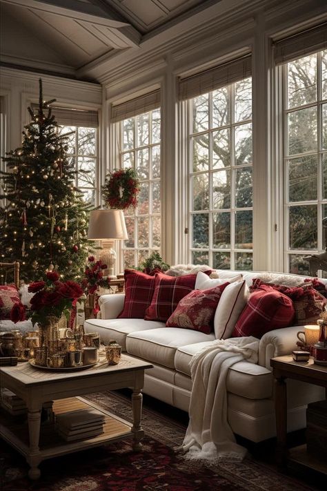 ❤️💚 - 365 Days of Christmas Cozy Christmas Living Room, Lights Aesthetic, Christmas Apartment, Christmas Decorations Living Room, Christmas Interiors, Christmas Living Rooms, Sunrooms, Christmas Room, Christmas House