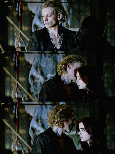 Clary And Jace Movie, The Mortal Instruments City Of Bones, Jace Wayland And Clary Fray, City Of Bones Clary, City Of Bones Jace, Mortal Instruments Jace, Mortal Instruments Movie, Clary Und Jace, Clary Y Jace