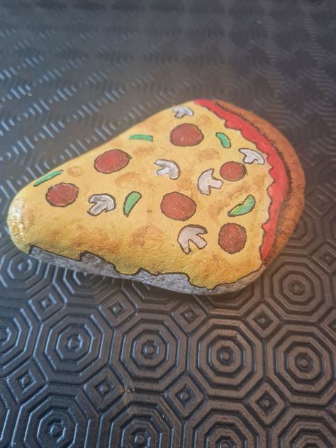 Pizza Rock Painting, Backyard Rocks, Rock Food, Painted Seashells, Paver Stones, Rock Aesthetic, Wallpapers Cartoon, Happy Stones, Rock City