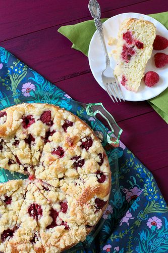 Raspberry Sour Cream Coffee Cake Breakfast Carbs, Fruit Bars, Sour Cream Coffee Cake, Raspberry Recipes, Breakfast Pastries, Coffee Cakes, Breakfast Cake, Piece Of Cake, Breakfast Breads