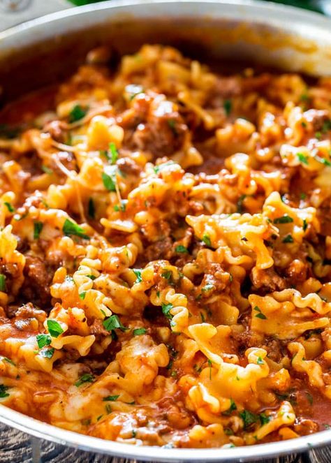 One Pot Hamburger Helper, Hamburger Helper Lasagna, Hamburger Helper Recipes, Homemade Comfort Food, Jo Cooks, Homemade Lasagna, Nice Recipes, Hamburger Meat Recipes, Homemade Hamburgers