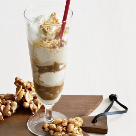 Vietnamese Coffee Sundaes with Crushed Peanut Brittle // More Coffee Recipes: http://www.foodandwine.com/slideshows/coffee #foodandwine Freezer Treats, Easy Dinner Party Recipes, Fast Easy Desserts, Peanut Brittle Recipe, Brittle Recipes, Vietnamese Coffee, Mini Bites, Coffee Ice, Peanut Brittle