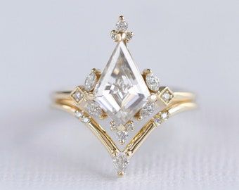 Disney Engagement Rings, Disney Engagement, Classic Solitaire Ring, Nature Engagement Ring, Nature Inspired Rings, Wedding Ring Necklaces, Solid Gold Band, Ring Moissanite, Alternative Engagement Rings