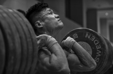 Weightlifting Photoshoot, Weightlifting Photography, Lu Xiaojun, Arnold Schwarzenegger Bodybuilding, Schwarzenegger Bodybuilding, Portfolio Photo, Owl Photography, Power Lifting, Business Photography