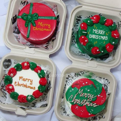 Cake Decorating Ideas Christmas, Christmas Cake Design, Christmas Cake Decorating Ideas, Christmas Cake Decorating, Mini Christmas Cakes, Christmas Themed Cake, Decorating Ideas Christmas, Christmas Cake Designs, Lights Decor