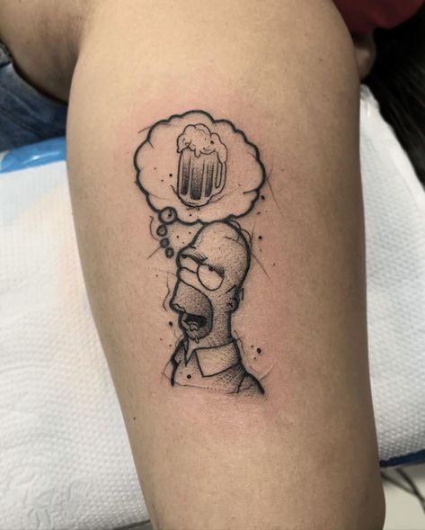 Henrique Calveira💀 on Instagram: “Álcool... A causa e solução de todos os problemas.🍺 Homer Simpson Realizado em apenas 7cm. • • • Lembrando que a promo acaba no dia 30/04!…” Homer Tattoos, Homer Simpson Tattoo, Snall Tattoos, Simpson Tattoo, Homer Simpson Beer, Beer Tattoos, Mangas Tattoo, Simpsons Tattoo, Tatuagem Masculina Pequena