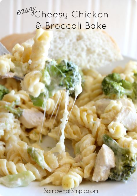 quick and delicous dinner idea: cheesy chicken broccoli bake Pasta Chicken Broccoli, Baked Chicken And Broccoli, Chicken Broccoli Pasta Casserole, Chicken Broccoli Bake, Easy Dinner Dishes, Broccoli Pasta Bake, Chicken Broccoli Pasta, Pasta Casserole Recipes, Vegan Steak