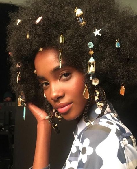 The hair accessories your afro hair needs | Afro Hair, Afro Punk, Hair Reference, Grunge Hair, Foto Inspiration, Afro Hairstyles, Brown Skin, Black Is Beautiful, Maquillaje De Ojos