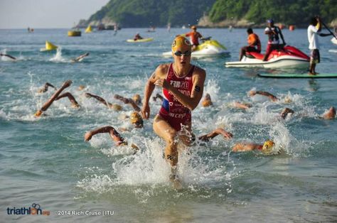 2014 Huatulco ITU Triathlon World Cup Triathlon Aesthetic, Ironman Triathlon Training, Triathlon Women, Triathlon Swimming, Ironman Triathlon, Triathlon Training, Summer Swim, Bike Run, Aesthetic Women