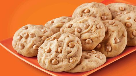 Original REESE'S Peanut Butter Chip Cookies Recipe | Recipes Peanut Butter Chips Fudge, Peanut Butter Chip Recipes, Peanut Butter Cookie Recipe Soft, Recipes Biscuits, Peanut Butter Chip Cookies, Chip Recipes, Chocolate Chip Cookie Cups, Cake Mix Cookie Bars, Simple Cookie