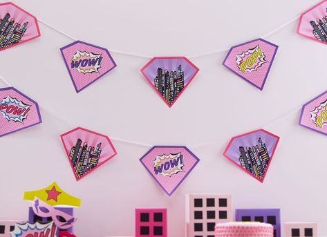 Pink Comic Book Superhero Party Ideas | Party Delights Blog Batgirl Party, Supergirl Party, Pop Art Party, Girl Superhero Party, Book Themed Party, Superhero Decorations, Superhero Theme Party, Batman Party, Party Bunting