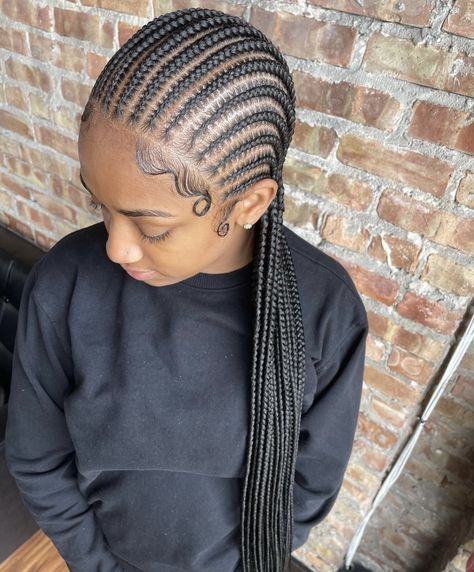 Small Row Back Braids, Straightback Cornrows Braids With Curls, Straight Back Cornrows With Curly Ends, Straight Back Feed In Braids With Color, Long Straight Back Cornrows, Straight Back Braids With Beads, Small Cornrows Braids Straight Back, Small Cornrows Braids For Black Women, Small Straight Backs