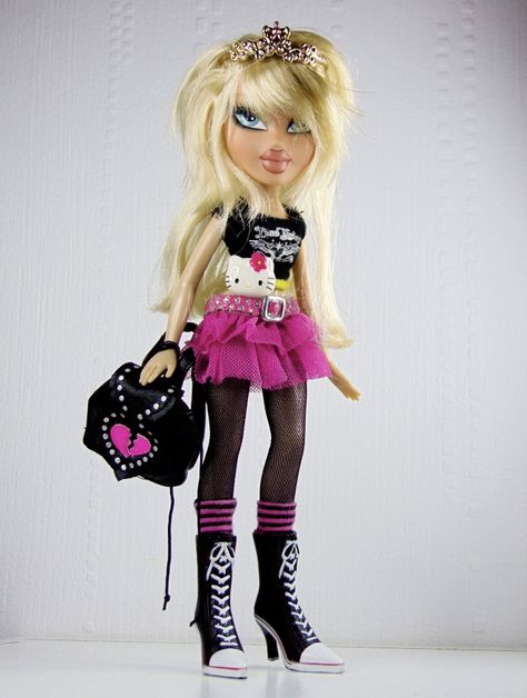 Emo Bratz Doll, Monster High Outfits, Emo Bratz, Bratz Doll Outfits, Brat Doll, Doll Plushies, Custom Monster High Dolls, Doll Aesthetic, Scene Kids