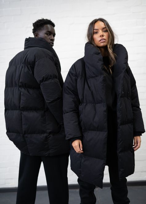 Koze the Label has all you need in outerwear — classic, cozy, and prioritizes sustainability! Long Puffer Jacket Outfit, Oversize Outfit, Puffer Jacket Outfit, High Neck Collar, Long Puffer Jacket, Black Puffer Coat, Functional Clothing, Black Puffer, Create Outfits