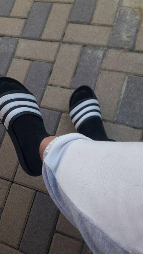 fake snap chill Adidas Slides Outfit With Socks, Sock Pictures, Slides With Socks, Adidas Slides Outfit, Slides Outfit, Birkenstock Outfit, Instagram Profile Picture Ideas, Cute Instagram Pictures, Makeup Store