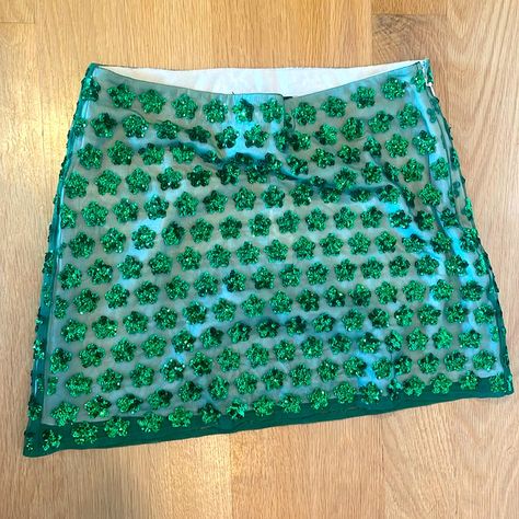 Brand New With Tags! Beautiful Green Color. Fully Lined With Zipper. Size 4. Questions? Please Message Me Green Ruffle Skirt, Green Mini Skirt Outfit, Teal Skirt, Rainbow Skirt, Ruffled Mini Skirt, Style Bundle, Womens Tweed, Tiered Mini Skirt, J Crew Collection