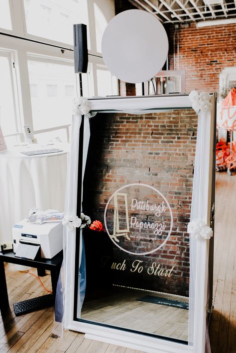 Wedding Mirror Photo Booth, Mirror Photo Booth Wedding, Mirror Photobooth Wedding, Wedding Mirror Photo, Mirror Photobooth, Magic Mirror Photo Booth, Photo Booth Wedding, Mirror Booth, Photo Booth Design