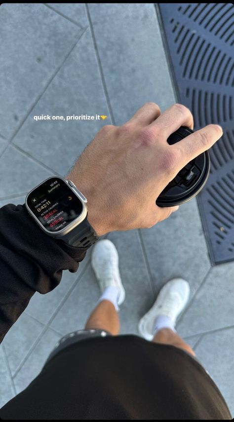 Insta Story Idea Men, Iphone 13 Pro Graphite Aesthetic, Mens Instagram Story Ideas, Men Instagram Story Ideas, Mens Asthetic Picture, Gym Aesthetic Man, Ig Story Ideas Men, Running Aesthetic Men, Instagram Story Ideas Men