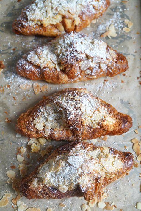 Almond Croissants, Almond Croissant, Almond Paste, Sweet Breakfast, The Roots, Easy Peasy, No Bake Desserts, Yummy Snacks, Super Easy