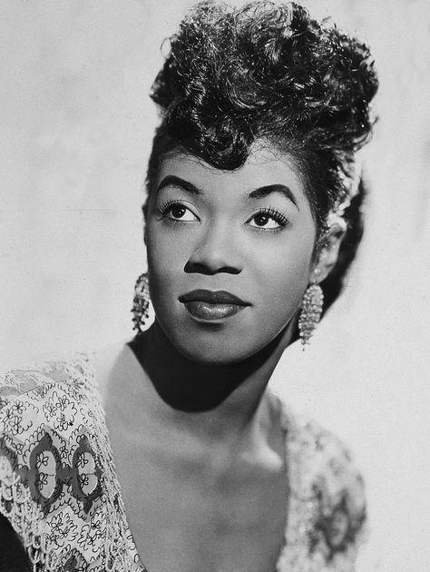 Sarah Vaughan 1920s Black Hairstyles, 1920s Black Women, 1920 Hairstyles, Hairstyles 1920, African American Women Hairstyles, 1920s Hair, American Hairstyles, Josephine Baker, Vintage Black Glamour