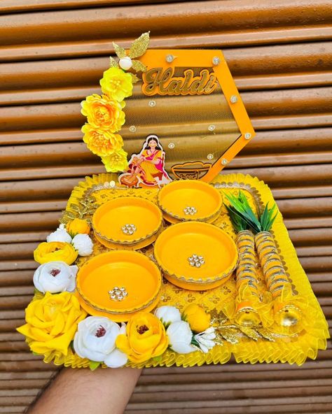 New design alert ✨ *Telbhaan/ Haldi Platter* Description- Platter Comes with 2 telbhaan stick and 4 decorated Terracotta Bowl. Base size 11 inch Base MDF Don't compare with cheap Quality Products 🙏🏻 DM us for more information 🙂 #wedding special #haldi platters #haldi plate #haldi thali #Swagat #mehendi platters #haldi ceremony #telbhaanplatter #weddingdecor #haldi ceremony #mehandi ceremony #haldidecor #event decor planner #eventplannerwedding #indiandecorideas #indianweddin... Haldi Thali, Haldi Plate, Haldi Platter, Mehandi Ceremony, School Photo Frames, Terracotta Bowl, School Photo, Return Gift, Haldi Ceremony