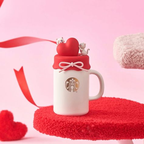 Starbucks 420ml/14oz Ceramic Mug with Lovely Cat Lid Brand: Starbucks Size: Grande Material: Ceramic Color: Red White Collection: 2024 Starbucks Valentine’s Day Collection #starbuckscollector #starbucksvalentinesscollection #starbucksvalentinescups #starbucksvalentinescup #starbucksvalentinesmug #starbucksvalentines #starbucksvalentines2024 #starbucksvalentines2024 #valentinescup #valentinescups #valentinesmugs #TazadeSanValentín #バレンタインマグカップ #バレンタインギフト #КружкаСвятогоВалентина #valen... Starbucks Valentines, Starbucks Sizes, Ceramic Color, Lovely Cat, Valentines Mugs, Things To Buy, Cool Things To Buy, Ceramic Mug, Red White