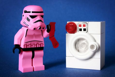 Stormtrooper Laundry Problem - I'm laughing the weird awkward laugh that makes… Lego Darth Vader, Lego Film, Lego Stormtrooper, Tout Rose, Dark Vador, Storm Trooper, Lego Art, Star Wars Humor, Chewbacca