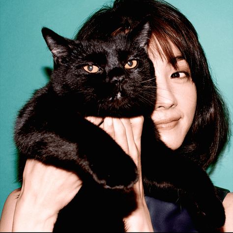 #mondogrosso #ラビリンス ♡ Hikari Mitsushima, People Poses, X Wing, Japanese Actress, S Diary, Funny Face, Aesthetic Beauty, All About Cats, Japanese Women