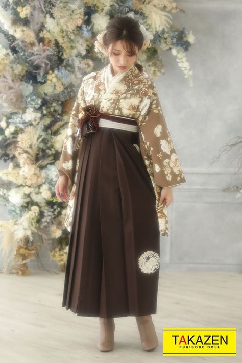 Hakama Kimono, Kimono Hakama, Kimono Aesthetic, Brown Kimono, Kimono Traditional, Traditional Kimono, Dull Colors, Sketchbook Ideas, Traditional Fashion