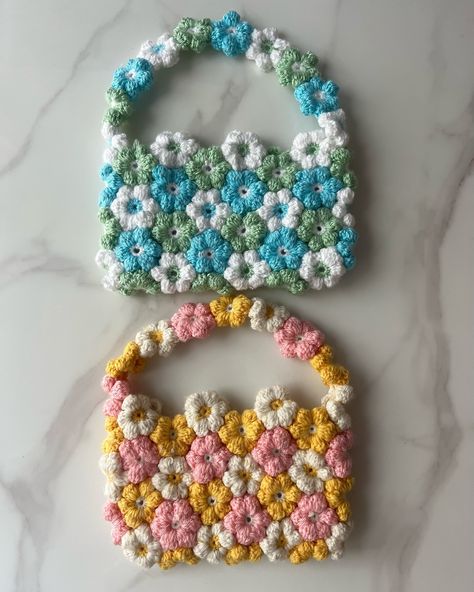 Flower Puff Bag 🤝 Summer 2024 Puff Bag, Puff Flower, Flower Purses, Crochet Clothing And Accessories, Flower Crochet, Crochet Clothing, Bag Summer, Crochet Bags, Summer 2024