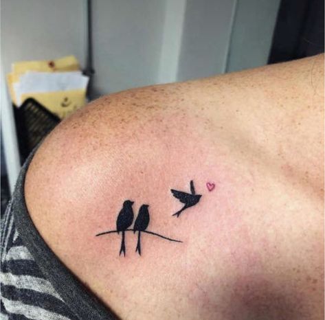 Family Birds Tattoo, Bird Tattoo Designs For Women, Minimalist Bird Tattoo, 3 Little Birds Tattoo, Tiny Bird Tattoos, Tattoos Beautiful, Tiny Wrist Tattoos, Family Tattoo Designs, Remembrance Tattoos