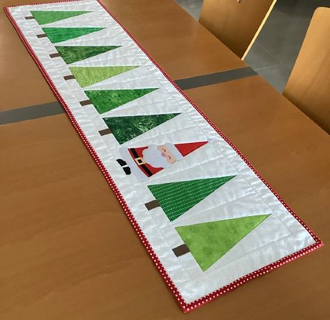 Santa in the Trees Makes a Fun and Festive Runner - Quilting Digest Tree Table Runner, Tree Quilt Pattern, Christmas Table Runner Pattern, Table Topper Patterns, Christmas Tree On Table, Christmas Quilt Patterns, Quilted Table Runners Patterns, Modern Christmas Tree, Blue Christmas Tree